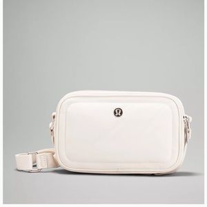 Lululemon 2L Camera Bag - White Opal.